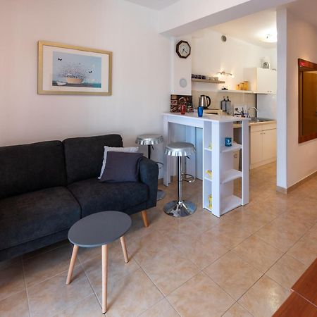 Apartment Anamaria With Seaview Петркане Екстериор снимка