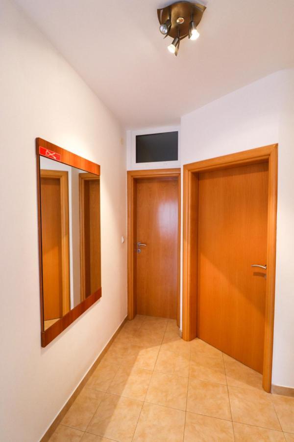 Apartment Anamaria With Seaview Петркане Екстериор снимка