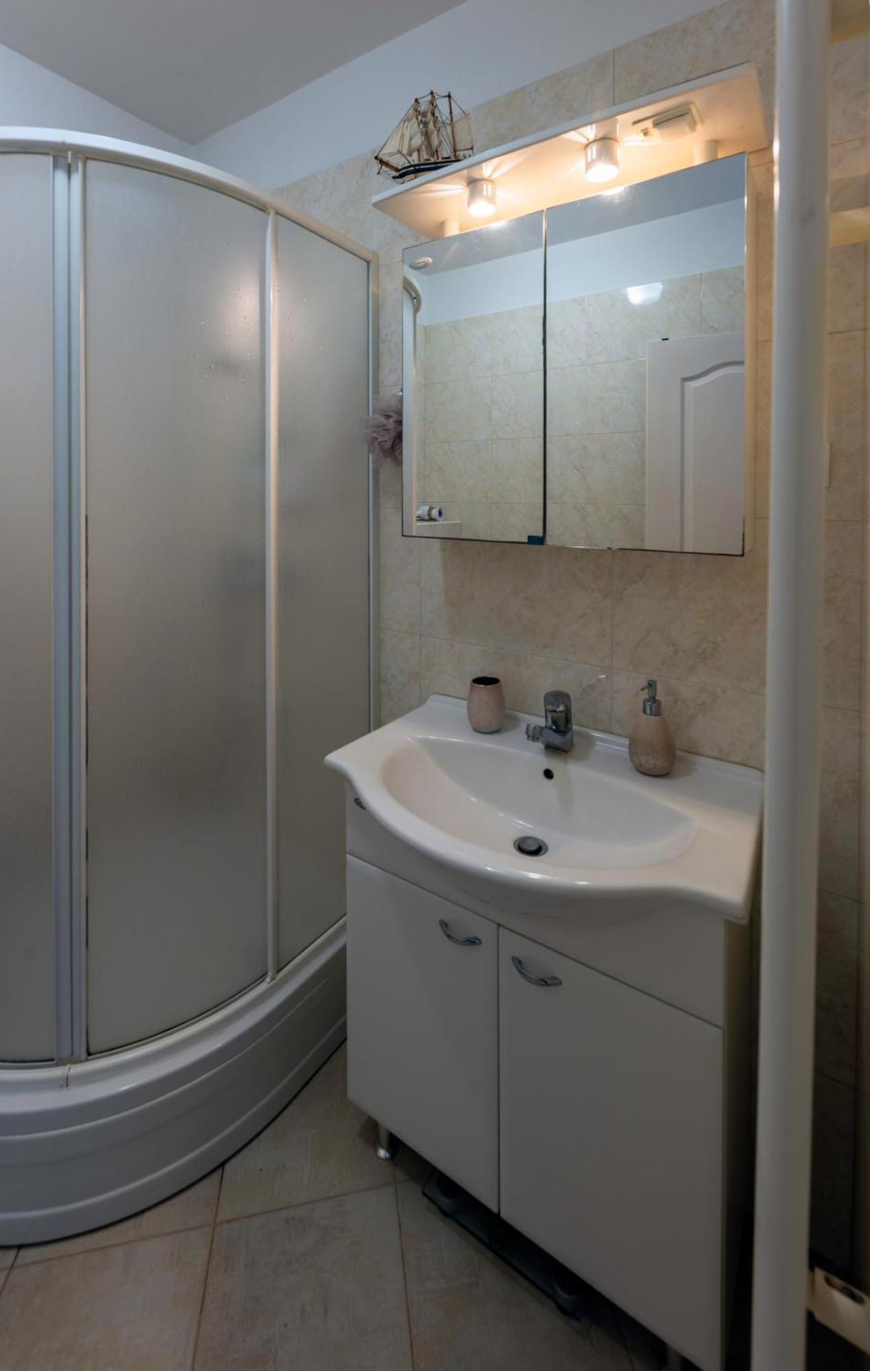 Apartment Anamaria With Seaview Петркане Екстериор снимка